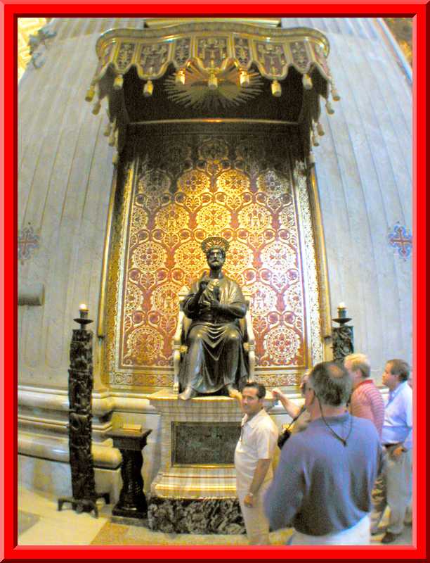 San Pietro Statue