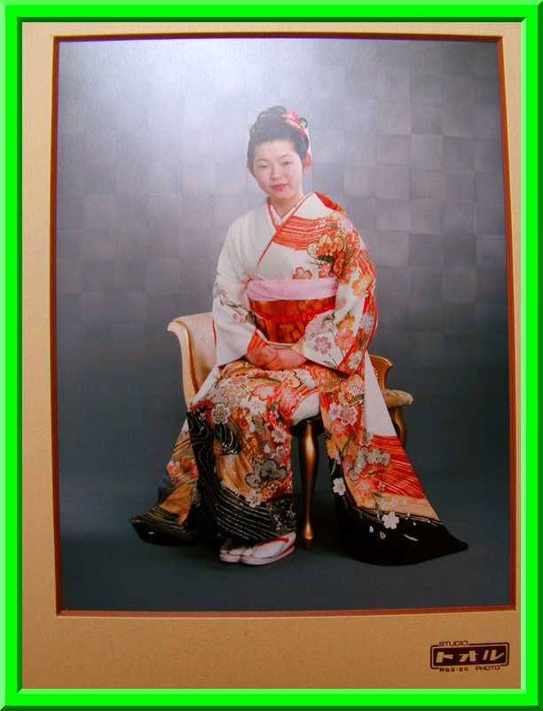 Hitomi in Kimono