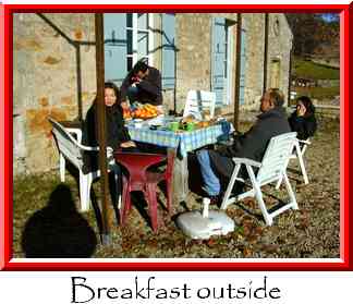 Breakfast outside Thumbnail